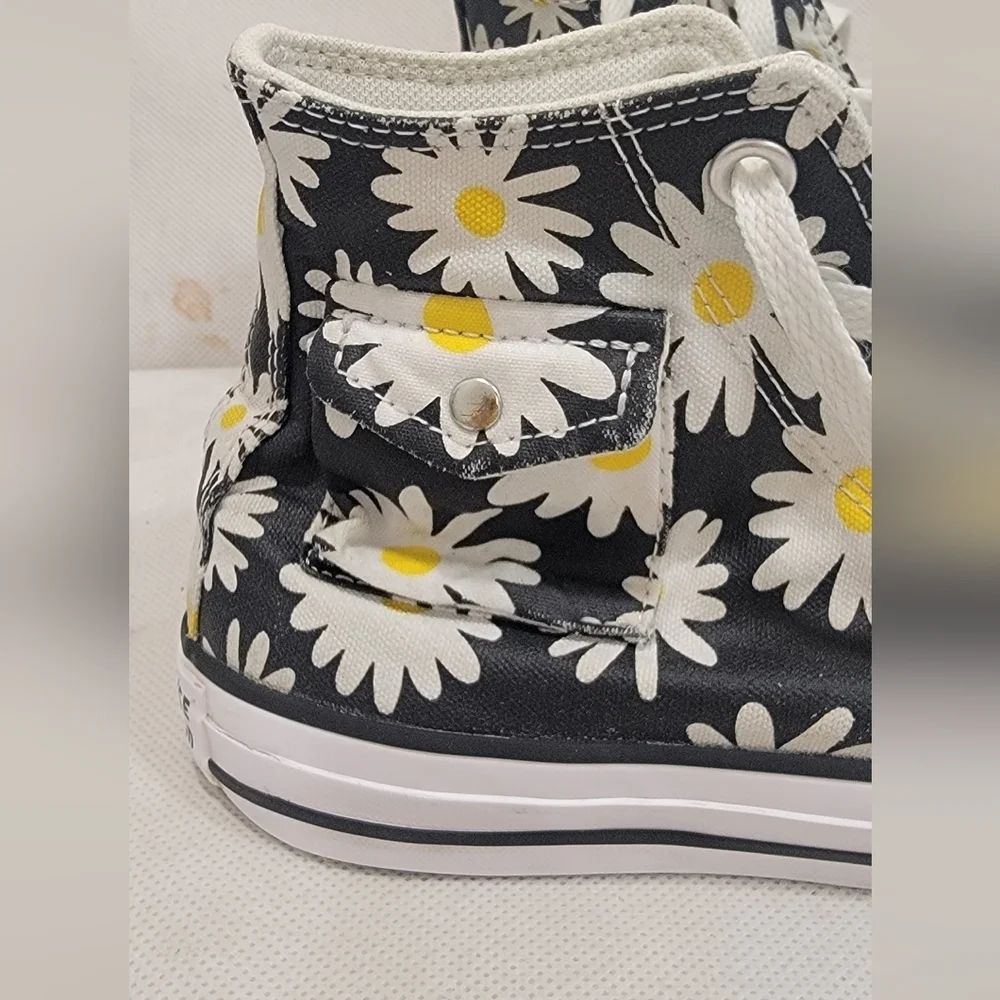 CONVERSE CHUCK TAYLOR HIGH TOP FLORAL DAISY PATTERN WITH SIDE POCKET